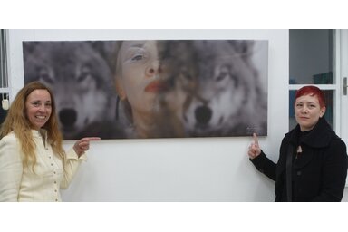 Dr. Vivod Mária antropológus, etnológus és tudományos kutató, valamint Bojana Jarošenko akadémiai festő és grafikus