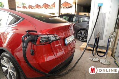 A szerbiai gépkocsiknak csupán az egy százaléka elektromos meghajtású (Fotó: Dávid Csilla)