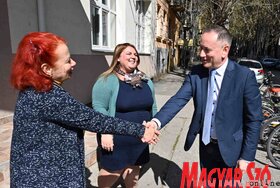 Magyar József belgrádi magyar nagykövet a Magyar Szó székházában