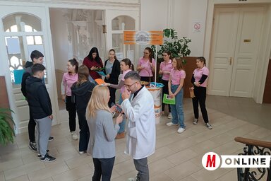 A nyolcadikosokat az iskola diákjai és tanárai várták az intézményben / Dér Dianna felvétele