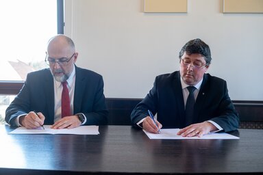 Kelemen Hunor és Kulcsár-Terza József (Fotó: MTI)