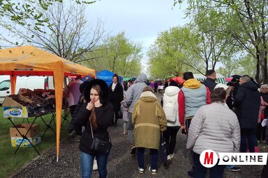 Vásári forgatag Magyarkanizsán (Fotó: Bajić Jenei Klementina felvétele)