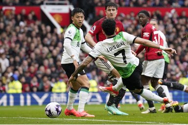 Hiába szerzett Luis Díaz góljával a 23. percben vezetést a Pool, a Vörös Ördögök pazar második félidőt produkáltak (Fotó: Beta/AP)