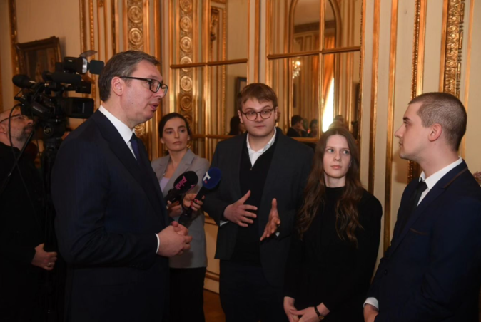 Az államelnök Párizsban a Szerb Nukleáris Társaság képviselőit is meglátogatta (Instagram/buducnostsrbijeav)