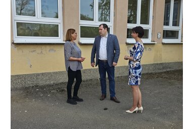 A nyílászárók cseréje a főépület udvar felőli részén valósult meg (Puskás Károly fényképe)