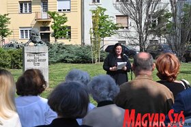 Fehér Ferenc szobránál emlékeztek a magyar költészet napjára Újvidéken