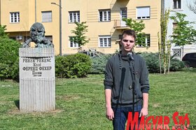 Fehér Ferenc szobránál emlékeztek a magyar költészet napjára Újvidéken