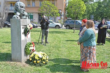 A Magyar Szó főszerkesztője és igazgatója is koszorúzott (Fotó: Ótos András felvétele)