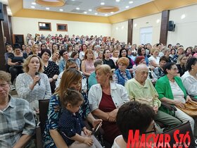 Jakupcsek Gabriella Topolyai előadása és könyvbemutatója 