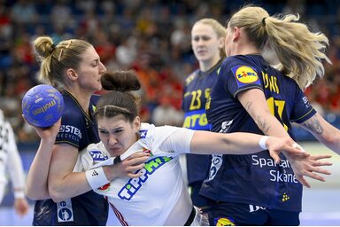 A magyarok ügyesen hámozták át magukat a szívós svéd védelmen (Fotó: MTI)