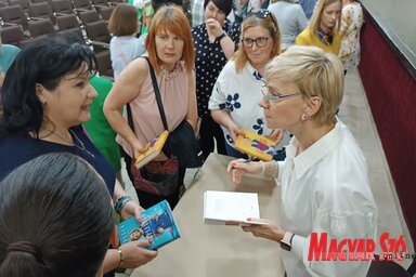 Jakupcsek Gabriella neves újságíró, műsorvezető Topolyán / Kazinczy Paszterkó Diana felvétele