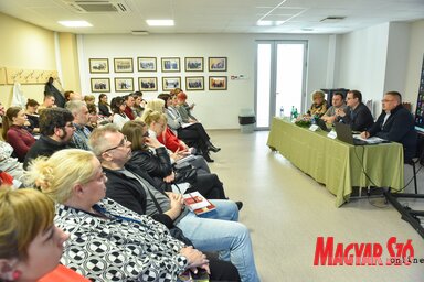 A Vajdasági Magyar Újságírók Egyesülete és a Magyar Nemzeti Tanács szakmai továbbképzése a Magyar Médiaházban