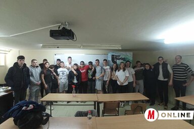 A Képes Ifjúság a törökkanizsai Dositej Obradović Gimnázium és Szakiskolában járt