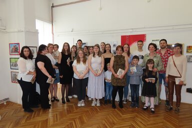 A kiállításon kiállító alkotók (Csincsik Zsolt felvétele)