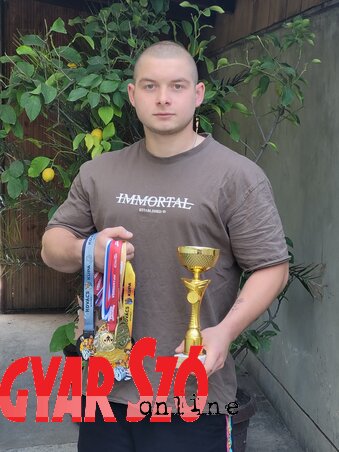 Endre az érmeivel / Lakatos János felvétele Endre az érmeivel / Lakatos János felvétele