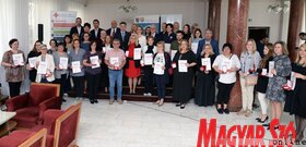 Elismerő oklevelek az önkéntes véradók nemzetközi napja alkalmából Újvidéken