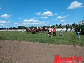 A szezont megnyitó lóverseny Zobnaticán