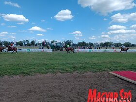 A szezont megnyitó lóverseny Zobnaticán