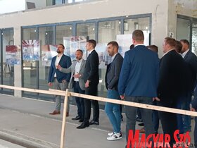 Épül a fedett medence és lakossági fórum Topolyán