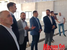 Épül a fedett medence és lakossági fórum Topolyán