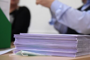 Jelenleg több mint százhúszezer levélben szavazó szerepel a névjegyzéken (Fotó: Nemzeti Választási Iroda)