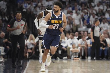 Jamal Murray a pálya ezen részéről talált be a túloldali gyűrűbe (Fotó: Beta/AP)