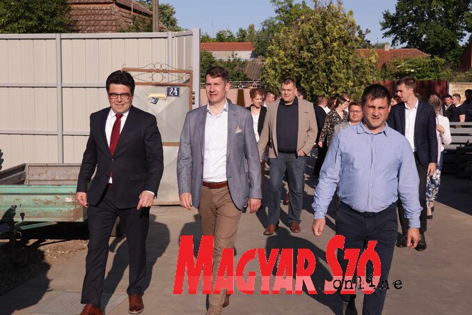 Delegacija SVM-a posetila je firmu Ota Horvata u Bačkom Petrovom Selu (Fotografija Roberta Rica) Delegacija SVM-a posetila je firmu Ota Horvata u Bačkom Petrovom Selu (Fotografija Roberta Rica)