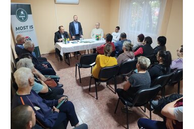 Szatmári Adrián az aktuális kérdésekről beszél (Lakatos János felvétele)