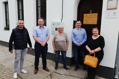 A VMSZ listáján szereplő jelöltek a Nők Kishegyesi Fórumának székházába látogattak (Tóth Péter felvétele)