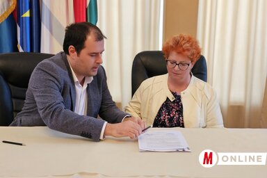 A szerződések aláírása után kezdődhet a felújítás az otthonokban (Puskás Károly felvétele)