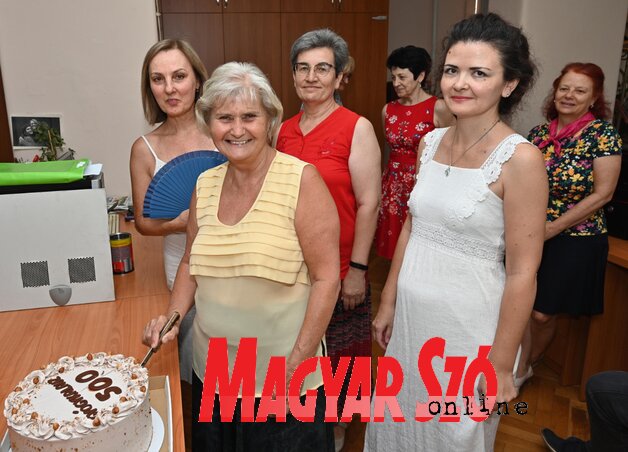 Ünnepség a Gyógykalauz ötszázadik számának megjelenése alkalmából (Dávid Csilla felvétele) Ünnepség a Gyógykalauz ötszázadik számának megjelenése alkalmából (Dávid Csilla felvétele)