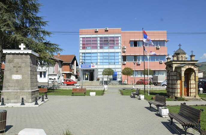 A gračanicai községháza A gračanicai községháza