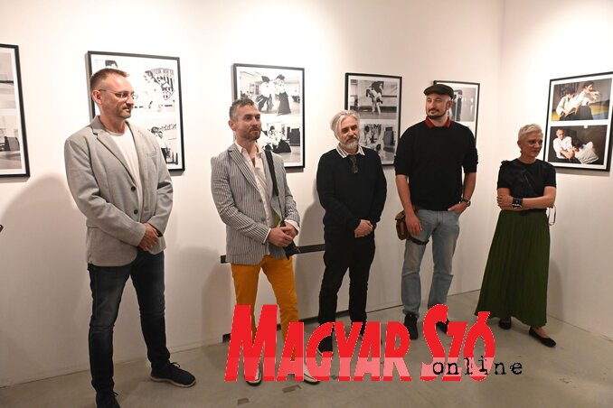 Duško Kulačin, Diósi Árpád, Aleksandar Baloš Gonzo, Miloš Vojnović és Maja Kulačin a megnyitón