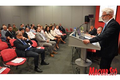 A tanácskozás résztvevőit a szervezők nevében Skapinyecz Péter, a CED cégvezetője köszöntötte (Fotó: Ótos András)