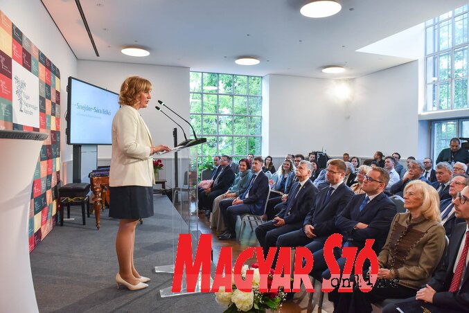 (Fotografija Edvarda Molnara) (Fotografija Edvarda Molnara)