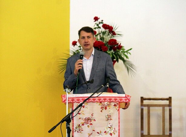 (Fotografija Mikloša Benedeka) (Fotografija Mikloša Benedeka)