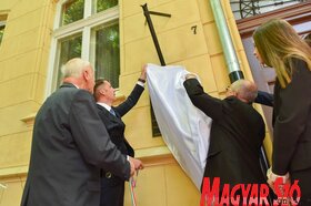 Felavatták Bíró Károly emléktábláját Szabadkán
