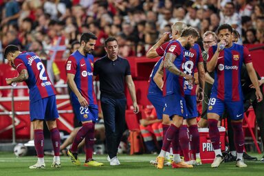 Xavi utoljára kísérhette le a Barcelona játékosait a pályáról (Beta/AP)