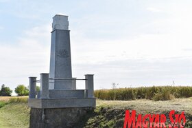 Felújították a kaponyai emlékművet