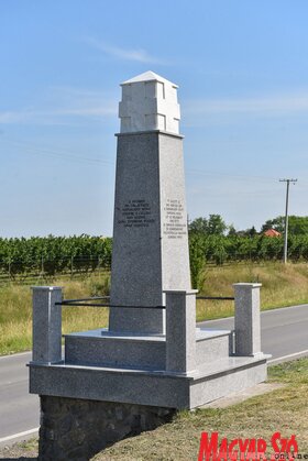 Felújították a kaponyai emlékművet