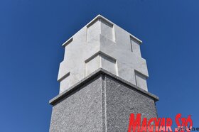 Felújították a kaponyai emlékművet
