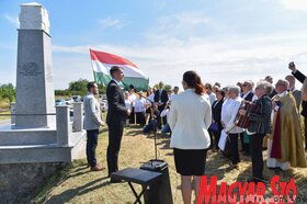 Felújították a kaponyai emlékművet