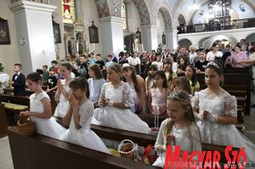 Úrnapi körmenet a Szent Kereszt felmagasztalása templomban Szenttamáson