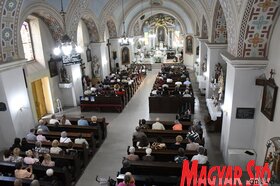 Úrnapi körmenet a Szent Kereszt felmagasztalása templomban Szenttamáson