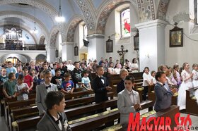 Úrnapi körmenet a Szent Kereszt felmagasztalása templomban Szenttamáson