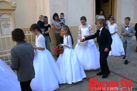 Úrnapi körmenet a Szent Kereszt felmagasztalása templomban Szenttamáson