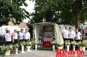 Úrnapi körmenet a Szent Kereszt felmagasztalása templomban Szenttamáson