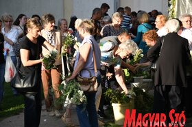 Úrnapi körmenet a Szent Kereszt felmagasztalása templomban Szenttamáson