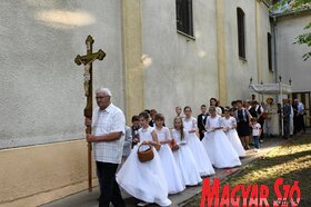 Úrnapi körmenet a Szent Kereszt felmagasztalása templomban Szenttamáson