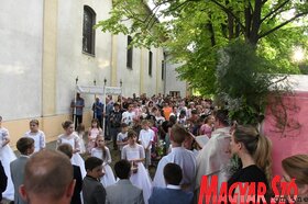 Úrnapi körmenet a Szent Kereszt felmagasztalása templomban Szenttamáson